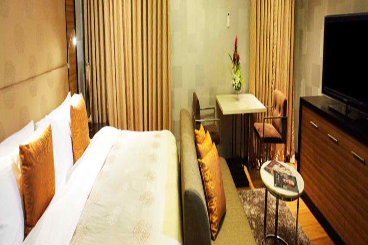 The Royal Mandaya Hotel Davao Bagian luar foto