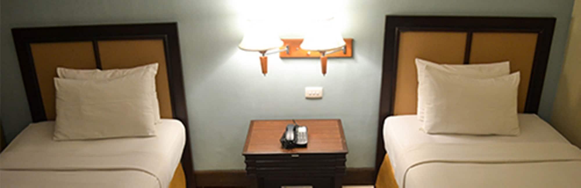 The Royal Mandaya Hotel Davao Bagian luar foto