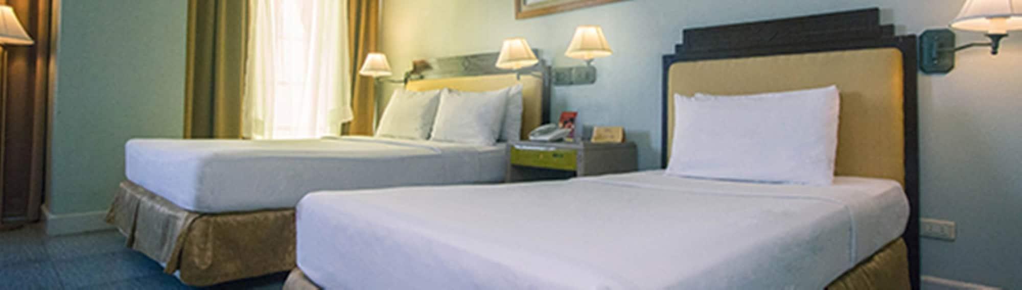 The Royal Mandaya Hotel Davao Bagian luar foto