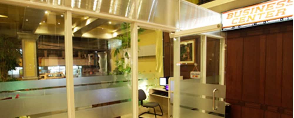 The Royal Mandaya Hotel Davao Bagian luar foto