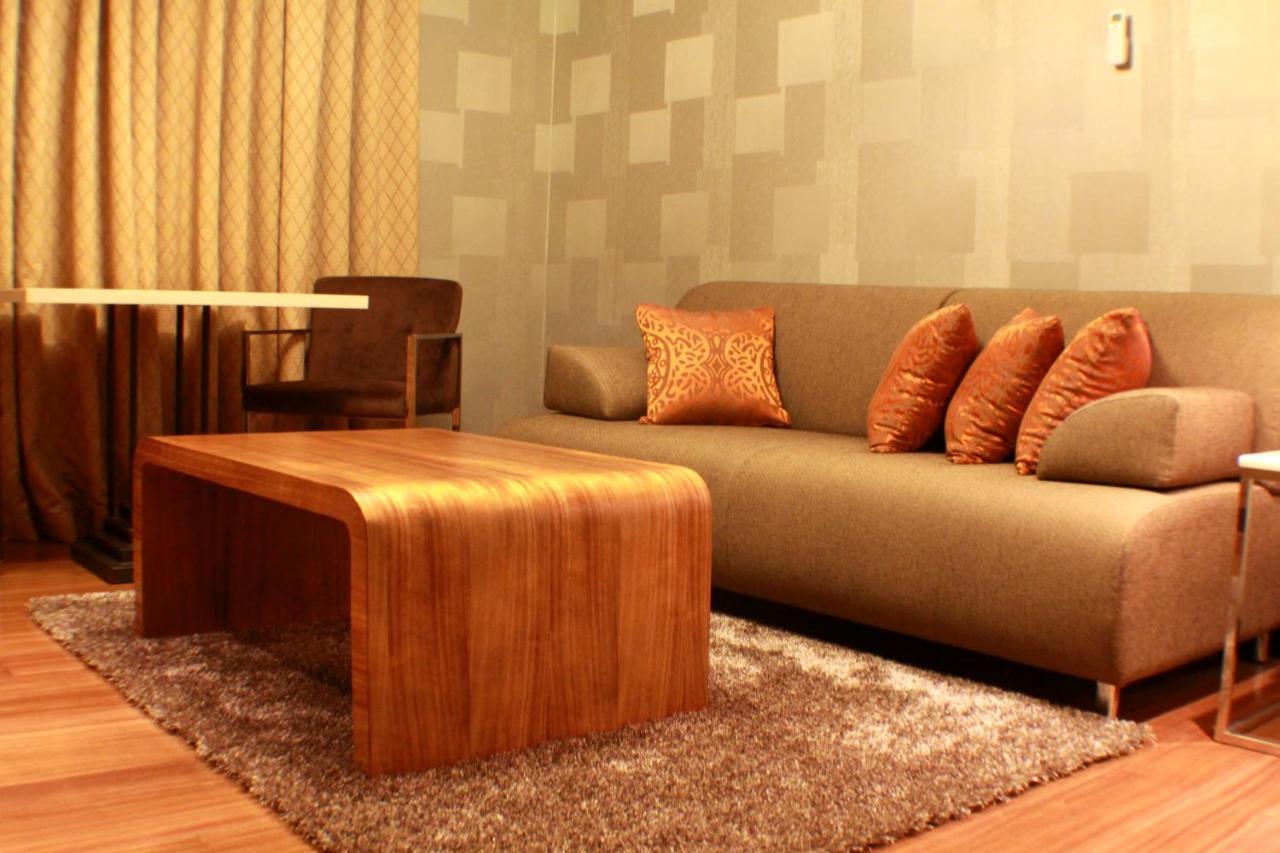 The Royal Mandaya Hotel Davao Bagian luar foto