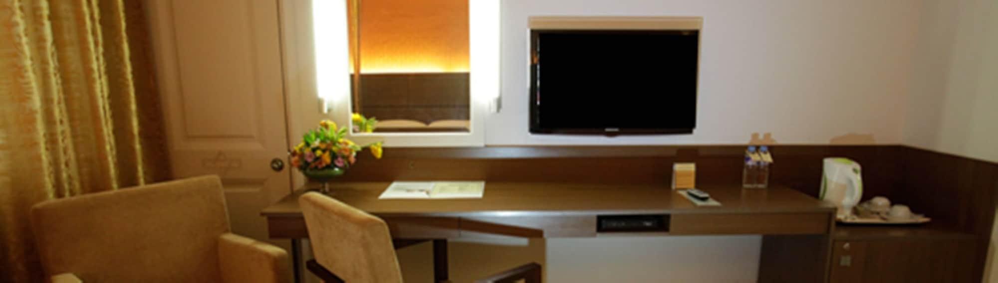 The Royal Mandaya Hotel Davao Bagian luar foto