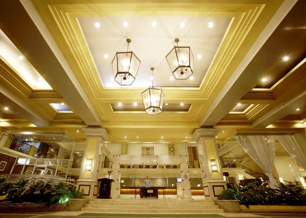 The Royal Mandaya Hotel Davao Bagian luar foto