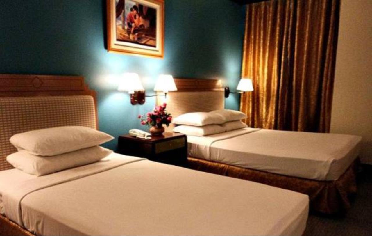 The Royal Mandaya Hotel Davao Bagian luar foto